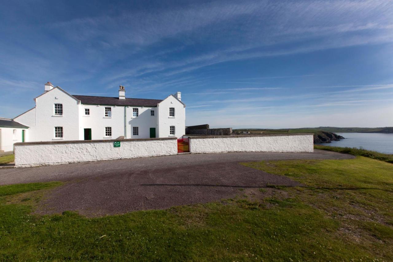 Galley Head Lightkeeper'S Houses Donoure Ngoại thất bức ảnh